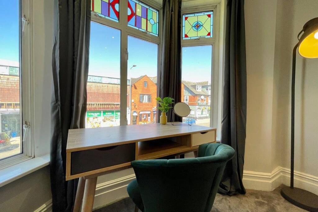 Large House Near Victoria Park For Groups, 10 Mins Bus To City Centre Cardiff Luaran gambar
