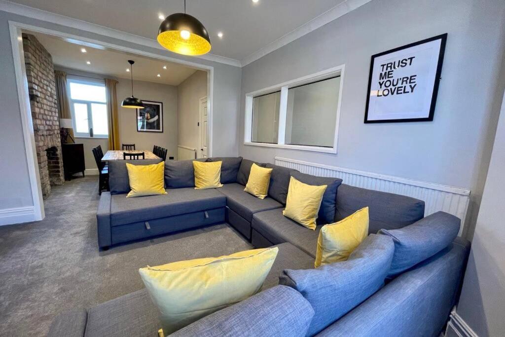 Large House Near Victoria Park For Groups, 10 Mins Bus To City Centre Cardiff Luaran gambar