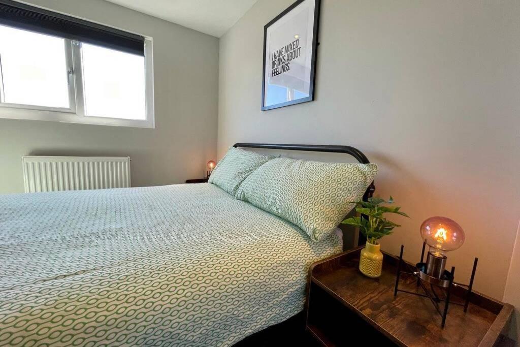 Large House Near Victoria Park For Groups, 10 Mins Bus To City Centre Cardiff Luaran gambar