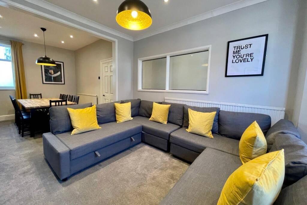 Large House Near Victoria Park For Groups, 10 Mins Bus To City Centre Cardiff Luaran gambar