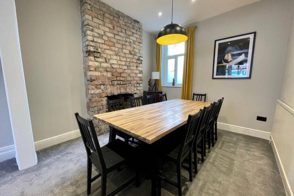 Large House Near Victoria Park For Groups, 10 Mins Bus To City Centre Cardiff Luaran gambar