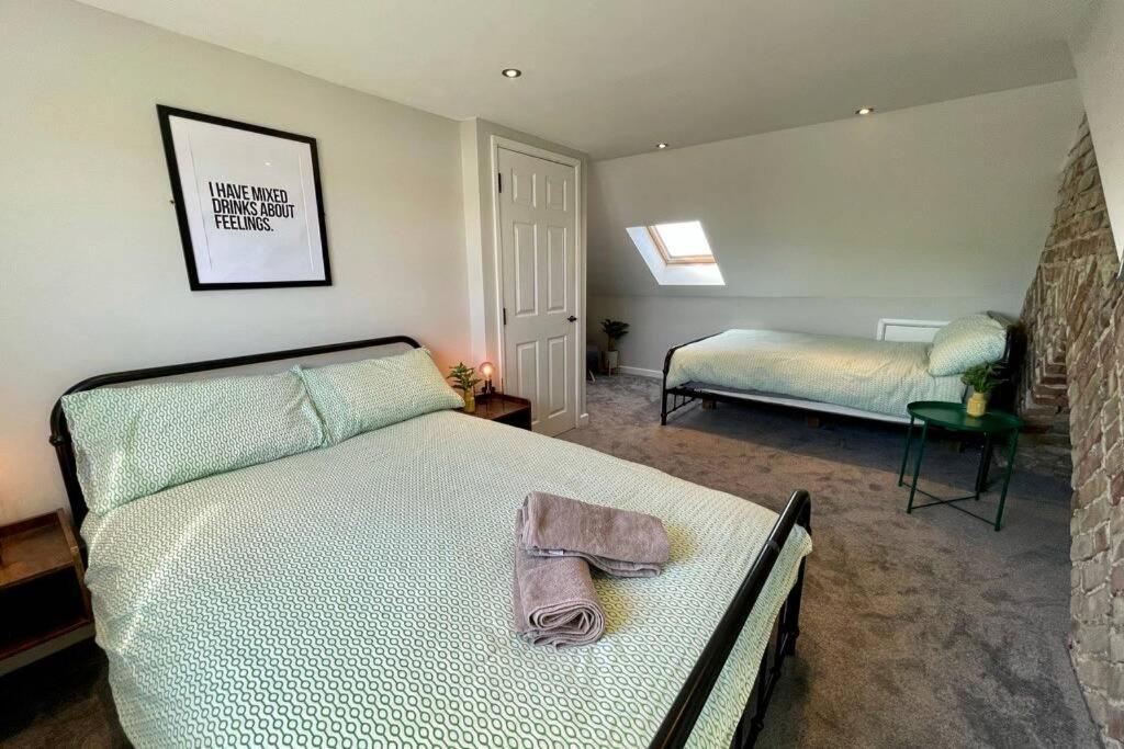 Large House Near Victoria Park For Groups, 10 Mins Bus To City Centre Cardiff Luaran gambar