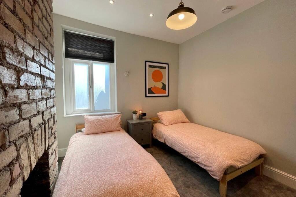 Large House Near Victoria Park For Groups, 10 Mins Bus To City Centre Cardiff Luaran gambar