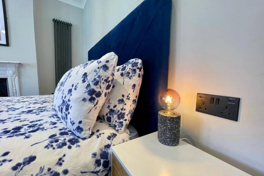Large House Near Victoria Park For Groups, 10 Mins Bus To City Centre Cardiff Luaran gambar