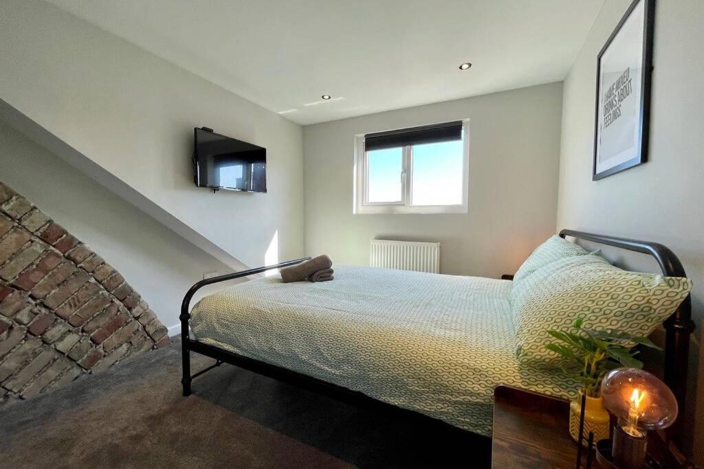 Large House Near Victoria Park For Groups, 10 Mins Bus To City Centre Cardiff Luaran gambar