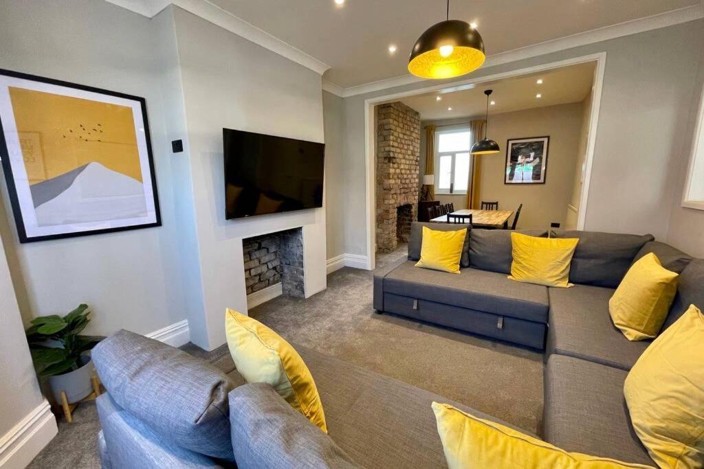 Large House Near Victoria Park For Groups, 10 Mins Bus To City Centre Cardiff Luaran gambar